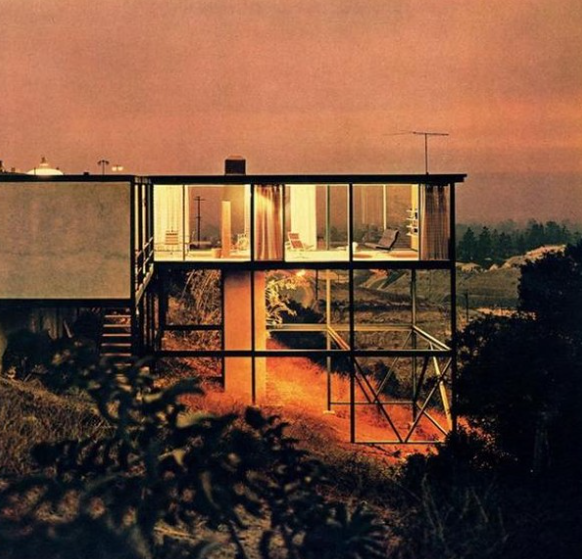 retromodradio1's tweet photo. Perched in the hills of LA, Craig Ellwood's iconic Smith House.
.
.
.
.
∙
∙
∙
.
Via @midcenturyhome #craigellwood #hollywoodhills #losangeles #smithhouse #midcenturyhouse #midcenturyhome #midcenturymodern #midcentury https://t.co/aiG21i7ha4