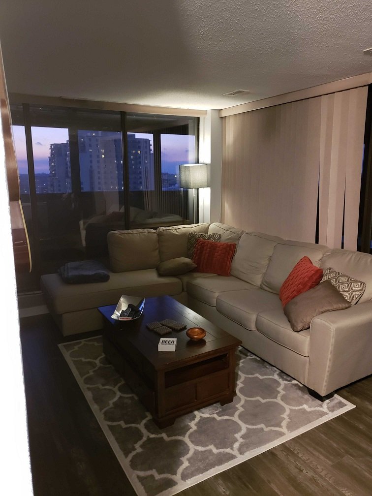 leaseourhouse's tweet photo. #London #Apartment for #RENT 1Bed 1Bath **PET FRIENDLY** Available Sept 1 $1,500 Utilities included Million dollar view. 1 Br Condo overlooking the city with large 750 sq ft enclosed balcony on the 20th floor. Salt Water pool, fitness center, sauna ..
https://t.co/u6lP76X27f https://t.co/xirkhQfS8Q