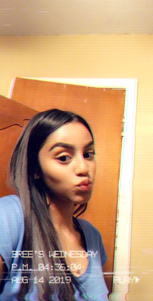 zapata_breanna's tweet image. let me hop on the throwaway band wagon ;) #junioryr