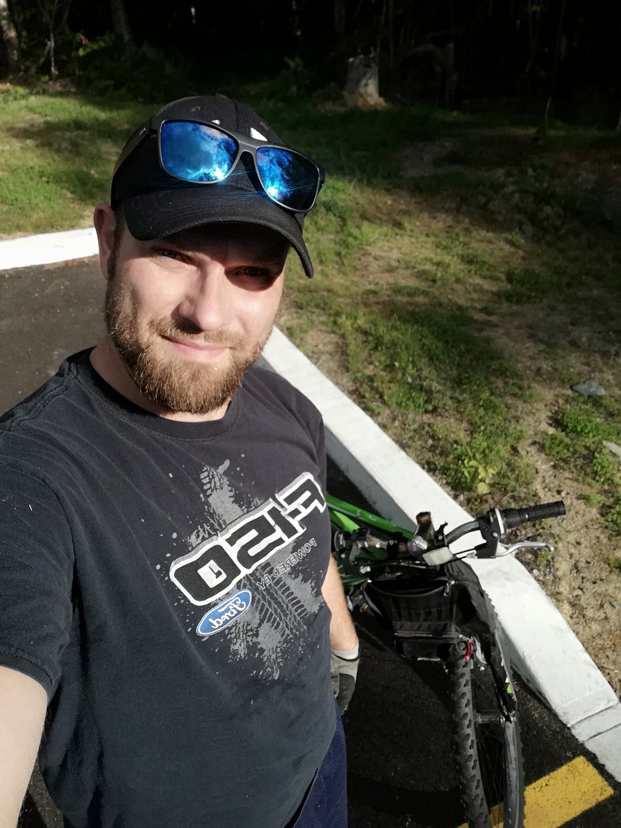 EspaceBen's tweet photo. #maface qui prend un break 🤪 https://t.co/nIoAqTH0QA