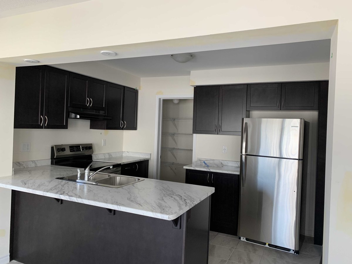 leaseourhouse's tweet photo. #Pickering #Home for #RENT 4Bed 4Bath Available Aug 25 $2,300 including Utilities Beautiful End Unit Townhouse, @White and Taunton for rent new spacious open concept Mattamy townhouse. FEATURES: End Unit Townhouse, just like Semi-detached house.

https://t.co/VoqDBrcyXP https://t.co/uZ6MH0MtGN