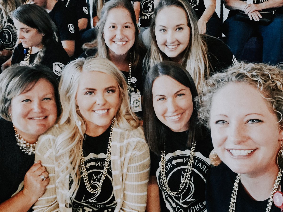 SilliestKinders's tweet photo. Blessed to be surrounded by the BEST #emsisd #emsproud #lakepointe #Kindergarten https://t.co/6ROBDdM5IP