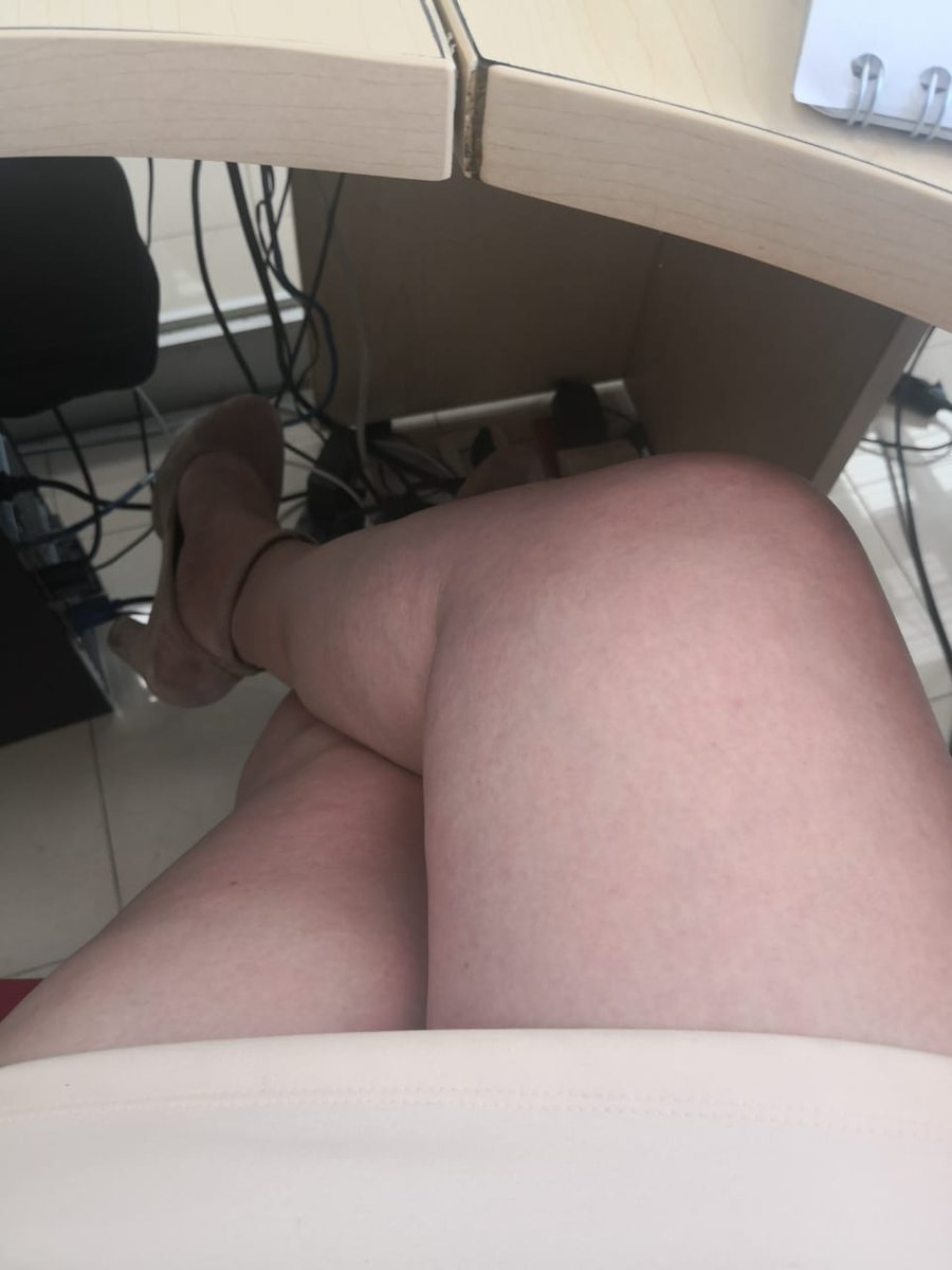 charlettepasion's tweet image. Más travesuras de oficina!!! Poniendo nerviosos a los clientes y a uno que otro compañero y compañeras también jajajaja