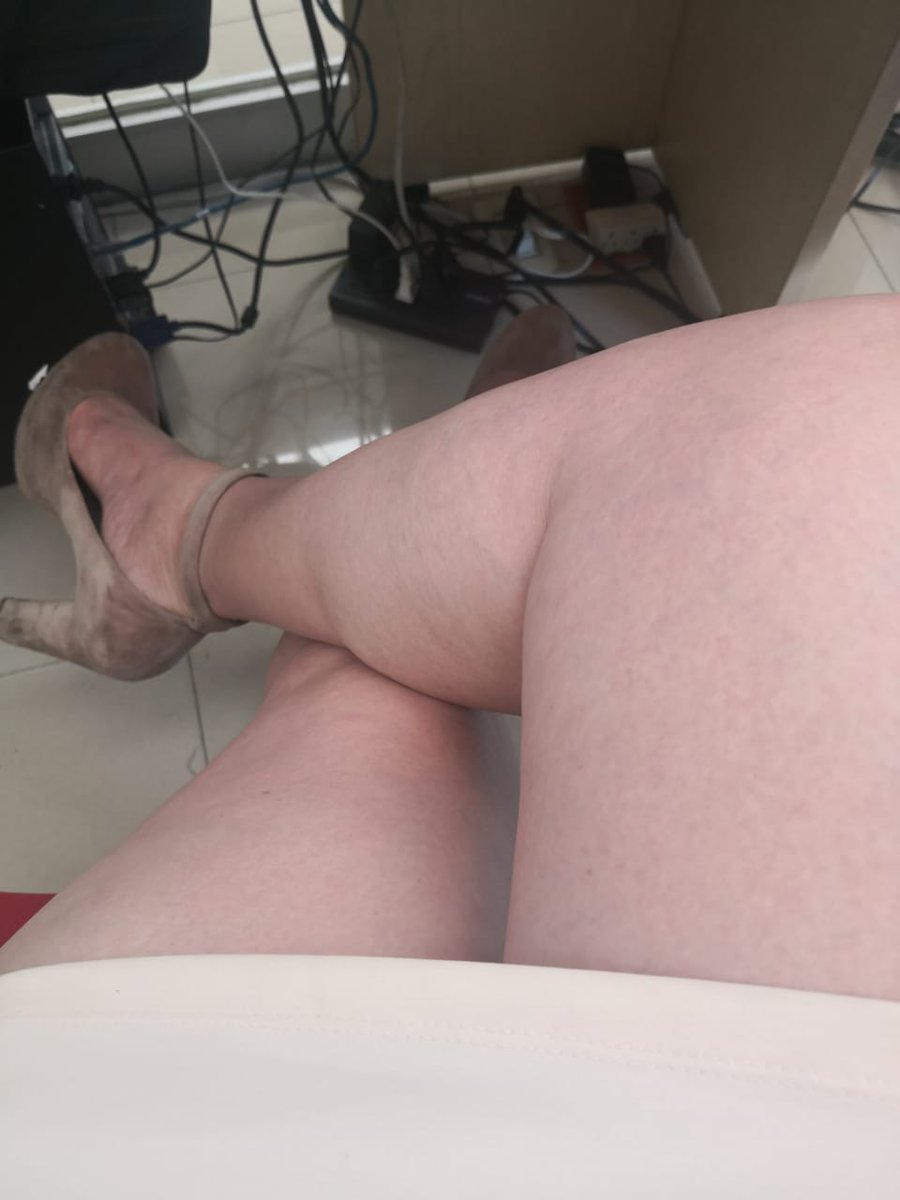 charlettepasion's tweet image. Más travesuras de oficina!!! Poniendo nerviosos a los clientes y a uno que otro compañero y compañeras también jajajaja