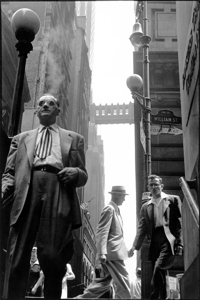 stjohnsphoto's tweet photo. Leonard Freed #photography 
Wall Street, New York City. 1956. https://t.co/aVLrYASAeo