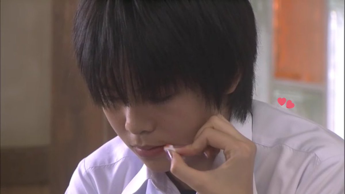 𝐀 𝐫 𝐫 𝐲 𓂃 ヒルナンデスでもほかのバラエティでもいじられキャラと子供キャラ だし 天然なところも多々あるけど 絶対次頭良いよね 堀越の卒アルとかめっちゃ真面目そうに見える 絶対勘鋭いやん