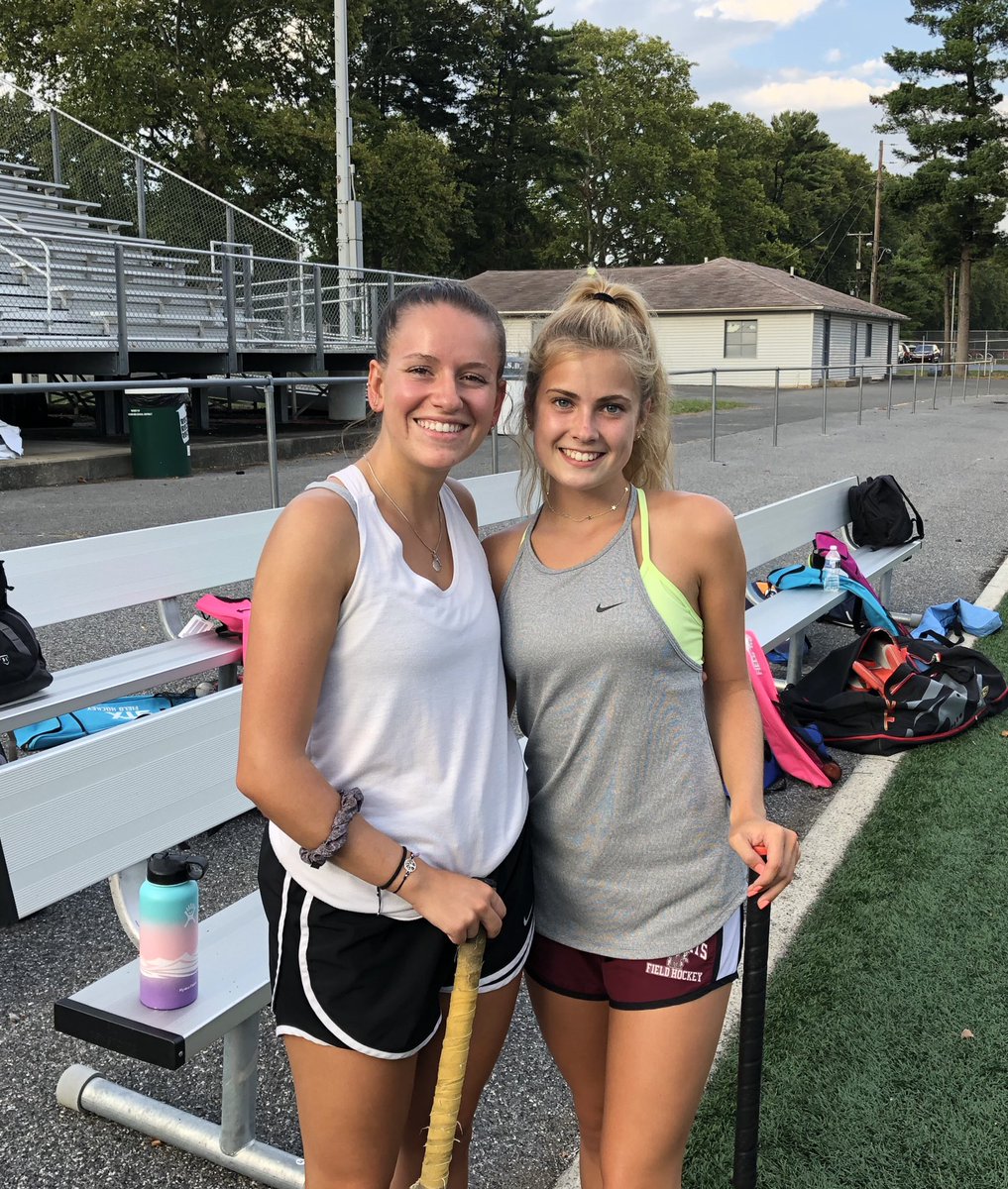 mashfieldhockey's tweet photo. MASH alumni - coaching the girls up this week in preseason! @sophiaamorrison @RachelFromm @Abc31Fh @wjfieldhockey #wildcatpride #masdproud #day3complete #wearefamily #bff https://t.co/nH40f7Uqfo