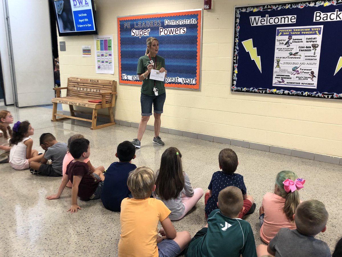 Using our cooling off period to talk about the leadership qualities we look for when choosing a “PE Leader”.  We have many outstanding students I’m looking forward to recognizing this year!@HumbleISD_DWE #Humbleisd_PE
