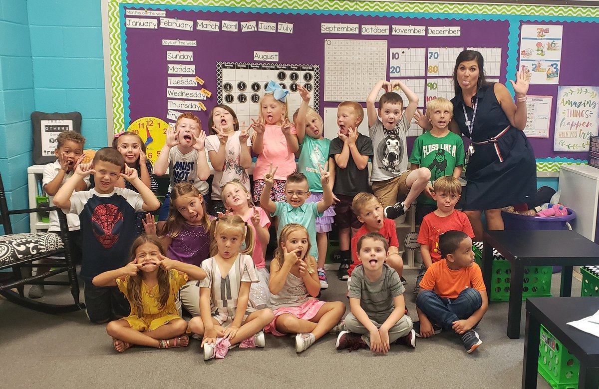 MrsDFirsties's tweet photo. These K/Firsties had a great first day of school!! #FirstDayOfSchool2019 #futureleaders https://t.co/nWjifwmcfx