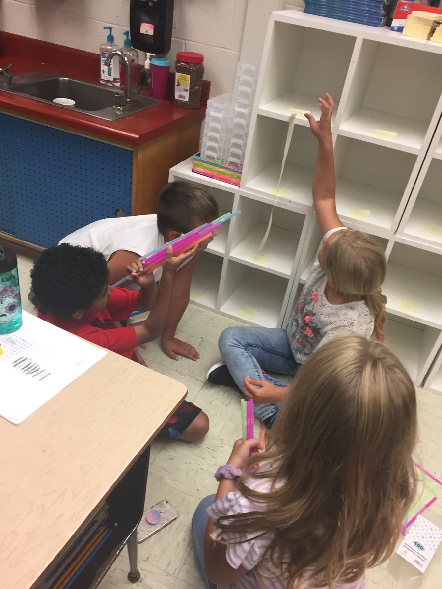 DianeBDavis's tweet photo. Enjoyed stem activity with my 4th grade class today. They were trying to see which team could build the tallest tower. #bathschoolsrock #ves_panthers https://t.co/SBUZocI6TD