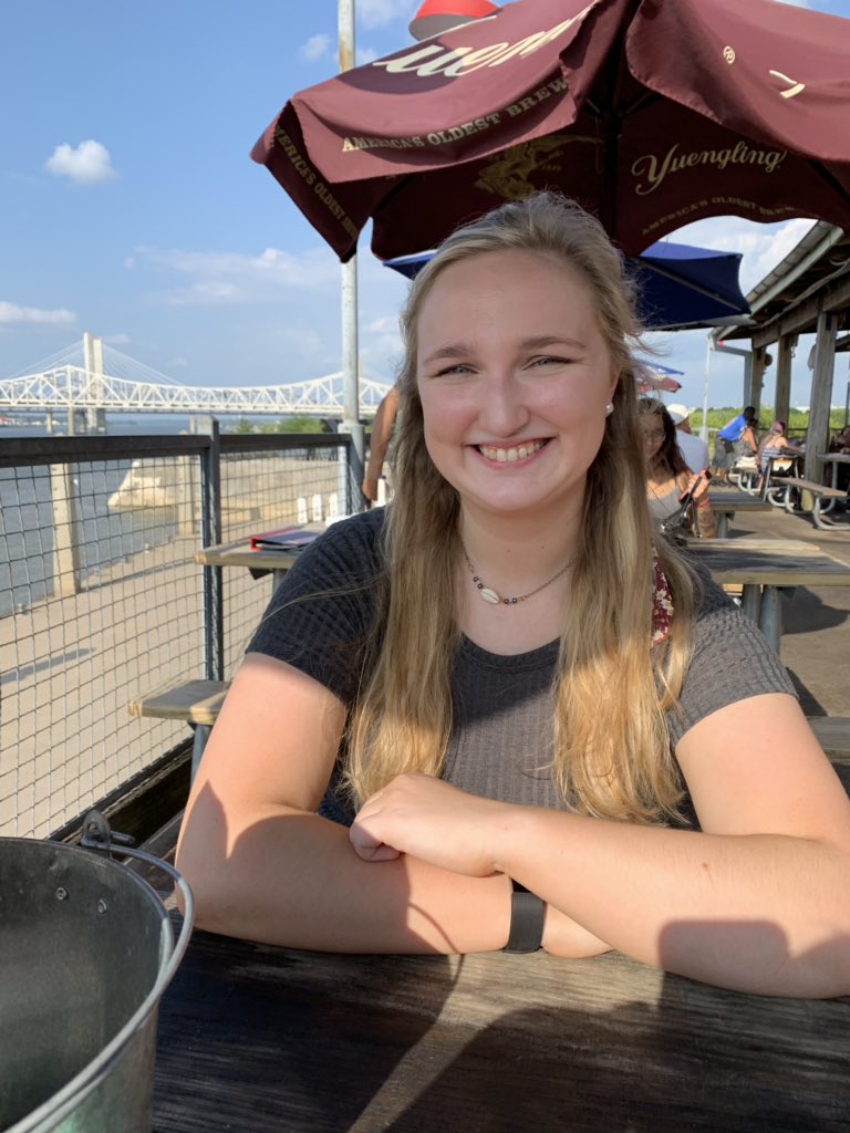 BuryDawn's tweet photo. Happy 19th Birthday @aebury !
Can’t believe Baby Bury is going off to college this week. Here’s to a great year! Love you!! https://t.co/zvjqX2BMdr