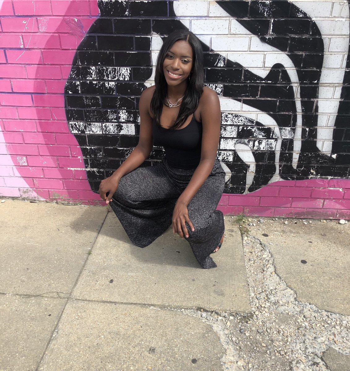RunwayKitty's tweet photo. #babygurl 🥰 💙💚🏐 #Sen20R #seniorszn #brownskingirls #beautiful #ProudMama 💁🏽♀️ #tallswag #2020 #whynot #heartwall #colestevenssalon #DMV #WCW https://t.co/Y87SmGrhij