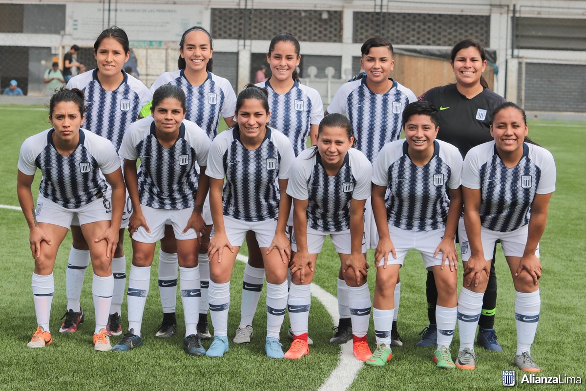 ClubALoficial's tweet photo. 📸Nuestro equipo de fútbol femenino goleó por 6-0 a @sportboys en una fecha más del Campeonato Nacional. 

¡Excelente trabajo, muchachas!💪🏼

#ArribaAlianza 💙 https://t.co/a2R2XXsT6T