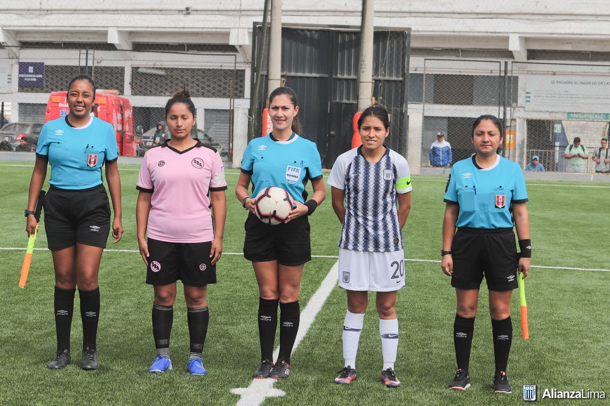ClubALoficial's tweet photo. 📸Nuestro equipo de fútbol femenino goleó por 6-0 a @sportboys en una fecha más del Campeonato Nacional. 

¡Excelente trabajo, muchachas!💪🏼

#ArribaAlianza 💙 https://t.co/a2R2XXsT6T