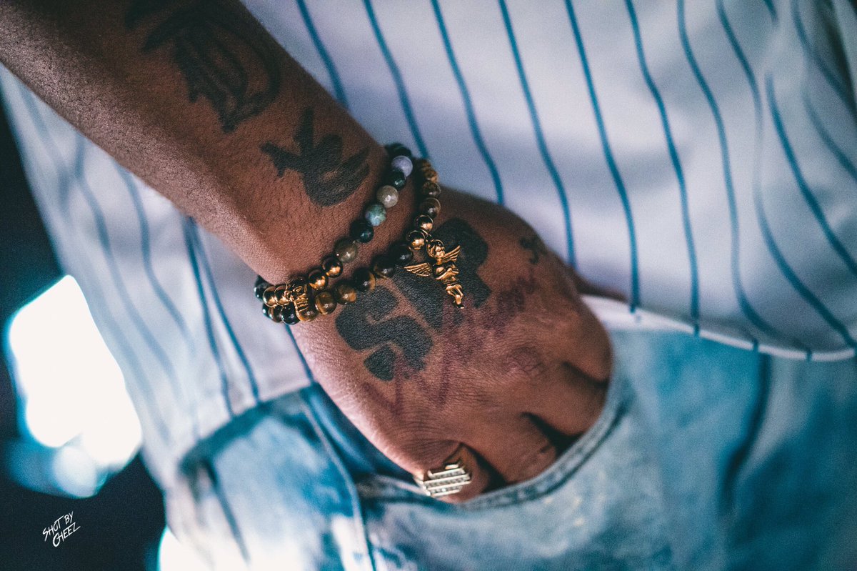 sip_wilson's tweet photo. Big s/o to @Shotbycheez #hollywoodlens #photoshoot #pictureperfect #webster #webhouse #starkpark #techhouse #milwaukee #milwaukeebrewers #brewcrew #millerpark #youngrobinyount #youngpaulmolitor #logo #sipwilson #trademark ⛪️ https://t.co/Mu8wXfvd07