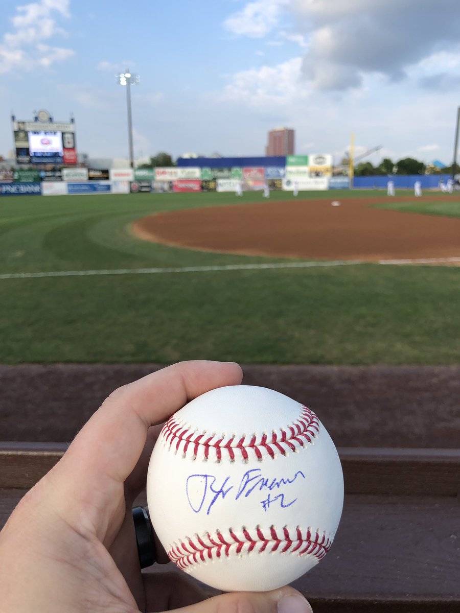 MWalk66's tweet photo. Graphing the Blue Rocks game and was able to get a top Indians prospect in Tyler Freeman ROMLB #ipautographs #ipsuccess #autographs #bluerocks #baseball https://t.co/wvKctGlIdm