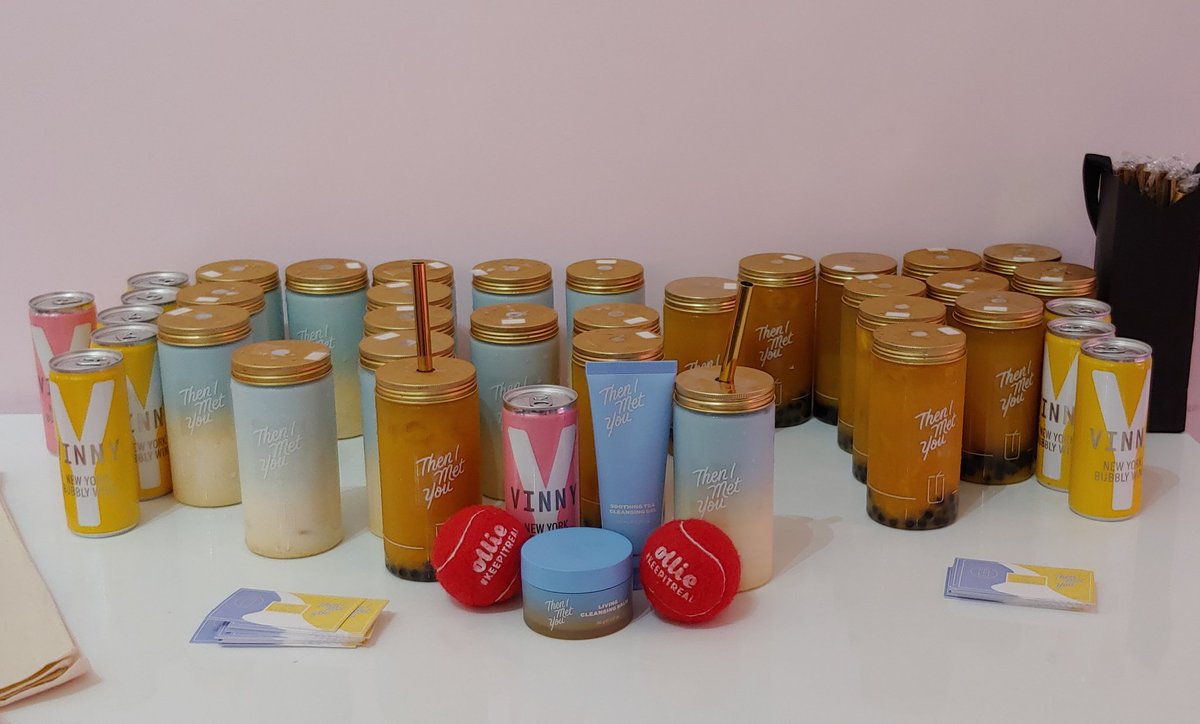 DWSnoopy's tweet photo. At the VIP (Very Important Pet) Meet-Up @sokoglam
So many cute puppies 😍 Too bad i didn't bring Daisy along
@thenimetyou_ #sokoglam #skincare #onlygoodskindaysahead #oilyskincare #koreanskincare #theklog #sokoglampopup #sokohouse #thenimetyou #letea #ollie #doggytreats https://t.co/rW6fE76qXo