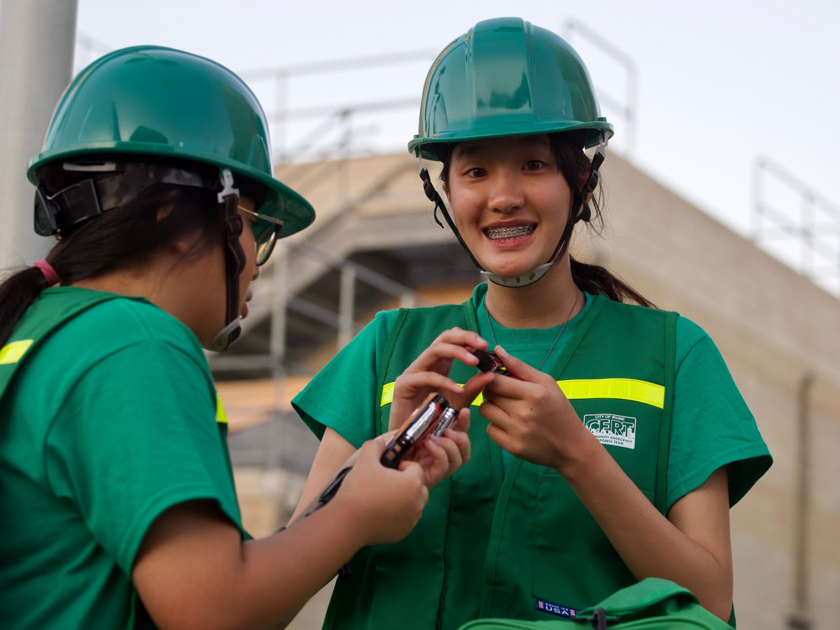 IrvinePolice's tweet image. Irvine Teen CERT Class 81 graduated on Tuesday! Teen CERT is a training program that prepares teens to help themselves, their family, and their school in the event of a disaster. For more info and to participate in a future CERT Training Class, visit cityofirvine.org/cert.