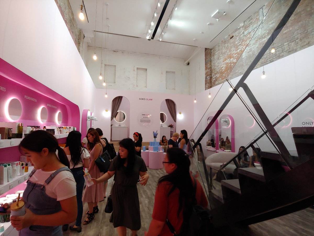DWSnoopy's tweet photo. At the VIP (Very Important Pet) Meet-Up @sokoglam
So many cute puppies 😍 Too bad i didn't bring Daisy along
@thenimetyou_ #sokoglam #skincare #onlygoodskindaysahead #oilyskincare #koreanskincare #theklog #sokoglampopup #sokohouse #thenimetyou #letea #ollie #doggytreats https://t.co/rW6fE76qXo
