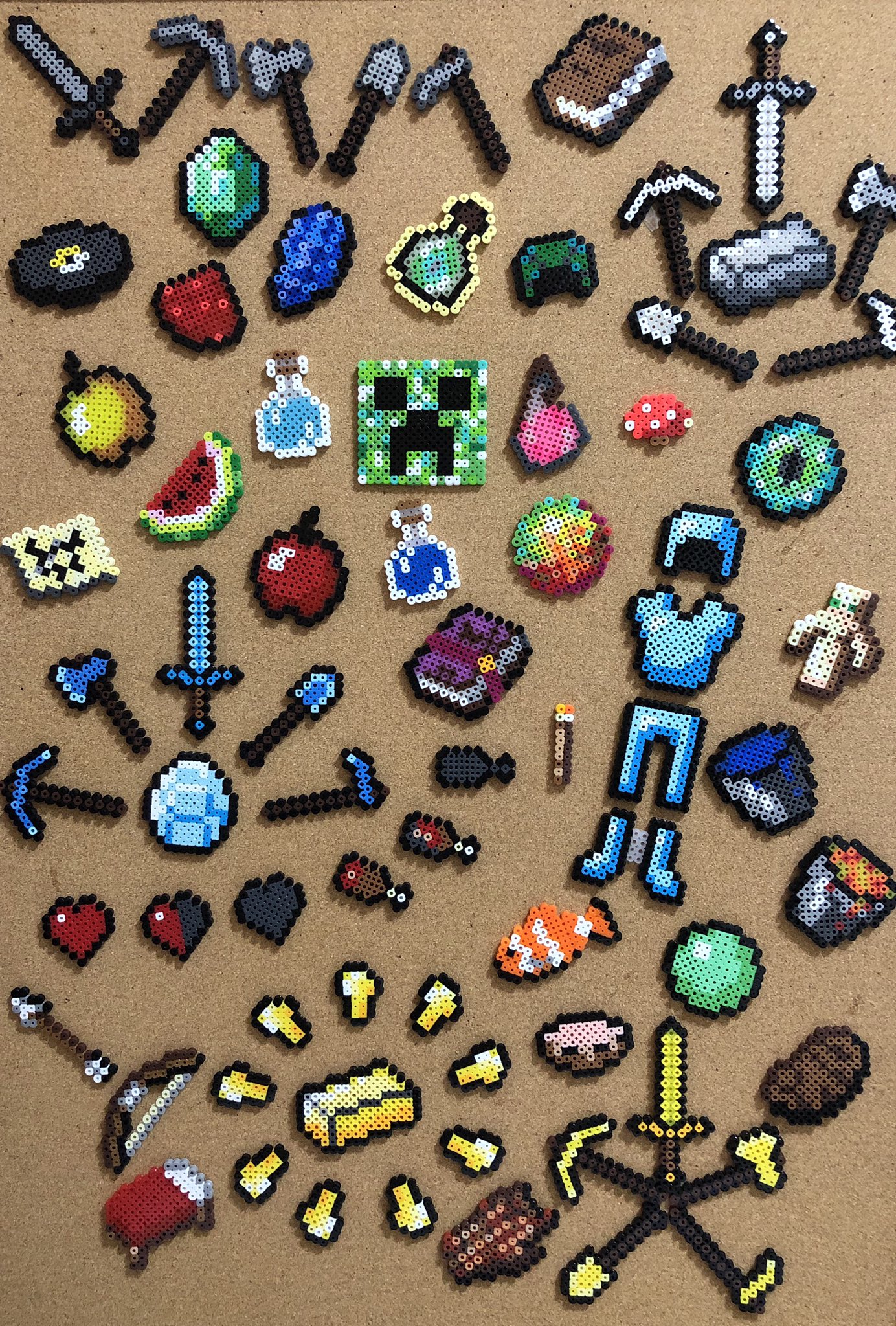 職人シュガー Twitter પર 待ち受けにﾄﾞｳﾃﾞｽ アイロンビーズ パーラービーズ マインクラフト Minecraft Perlerbeads