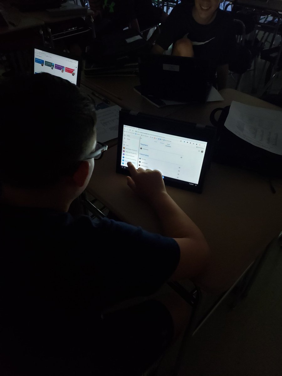 hbolur7's tweet photo. Chromebook rollout in 7th grade was a success today! Students are loving the new touchscreen Chromebooks!! And I'm beyond excited to use the tablet feature in math this year!! 💻 @BryanD205 @davidesmith #FirstDayOfSchool2019 #igniteD205 https://t.co/zGSwl5xCos
