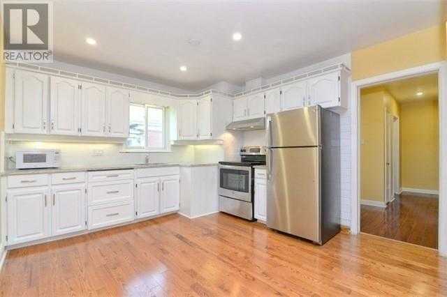 leaseourhouse's tweet photo. #Scarborough #Home for #RENT 3Bed 1Bath Avail Aug 9 **PET FRIENDLY** $2,499 + Util Available Immediately! Beautiful and spacious 3 Bedroom Family Home spread on 5000sq. ft. land (Rare find)! Bright and Light Filled 

https://t.co/yltdG4368c https://t.co/5ODY1RtbpC