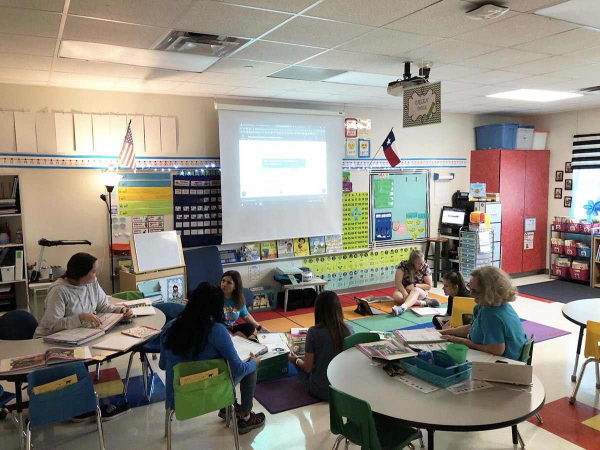 lynnsedillo1's tweet photo. Critical conversations happening with the ELAR/SLAR 1st Grade team!!  #Time #LessonDelivery #HMHteachingPal #Routines #ScopeAndSequence #HaysLit #LessonPlan #SHESshinesBright https://t.co/qt08x7XwLc