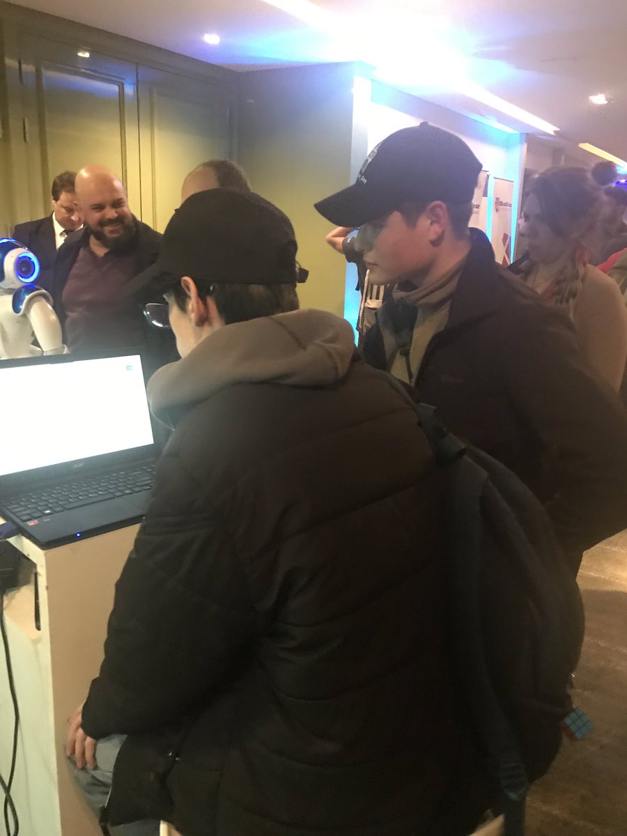 carla_salvadori's tweet photo. En el #IBMCodeMVD con los mejores desarrolladores, testeando nuestro nuevo #chatbot de #selecciondepersonal . #IA para #RRHH Gracias @konacloud por sumarse a este desafio! https://t.co/25uBwMfcLC