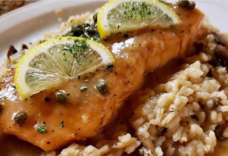 Gregorios2nite's tweet photo. Our special salmon picatta served over a bed of risotto is a must try!
#picatta #salmon #yum #foodie #cheers #gregoriositalianrestaurant #happyhour #carlsbad #carlsbadvillage #carlsbadfarmersmarket #pasta #pizza https://t.co/jLgzsqoYdY
