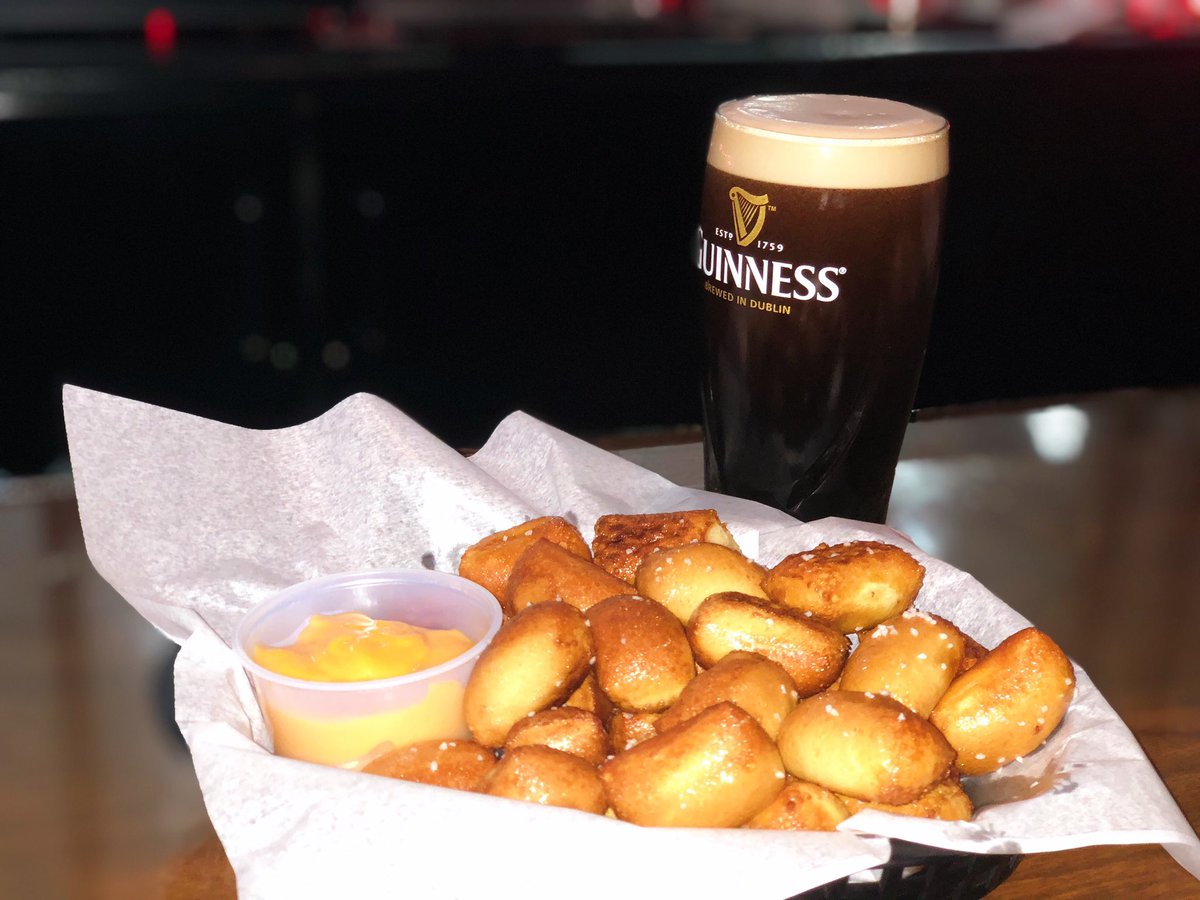 AzTavern's tweet photo. GOOD FOOD=GOOD MOOD #pretzelbites #icehousetavern #icehousetavernphx https://t.co/Aq0UdJujWk