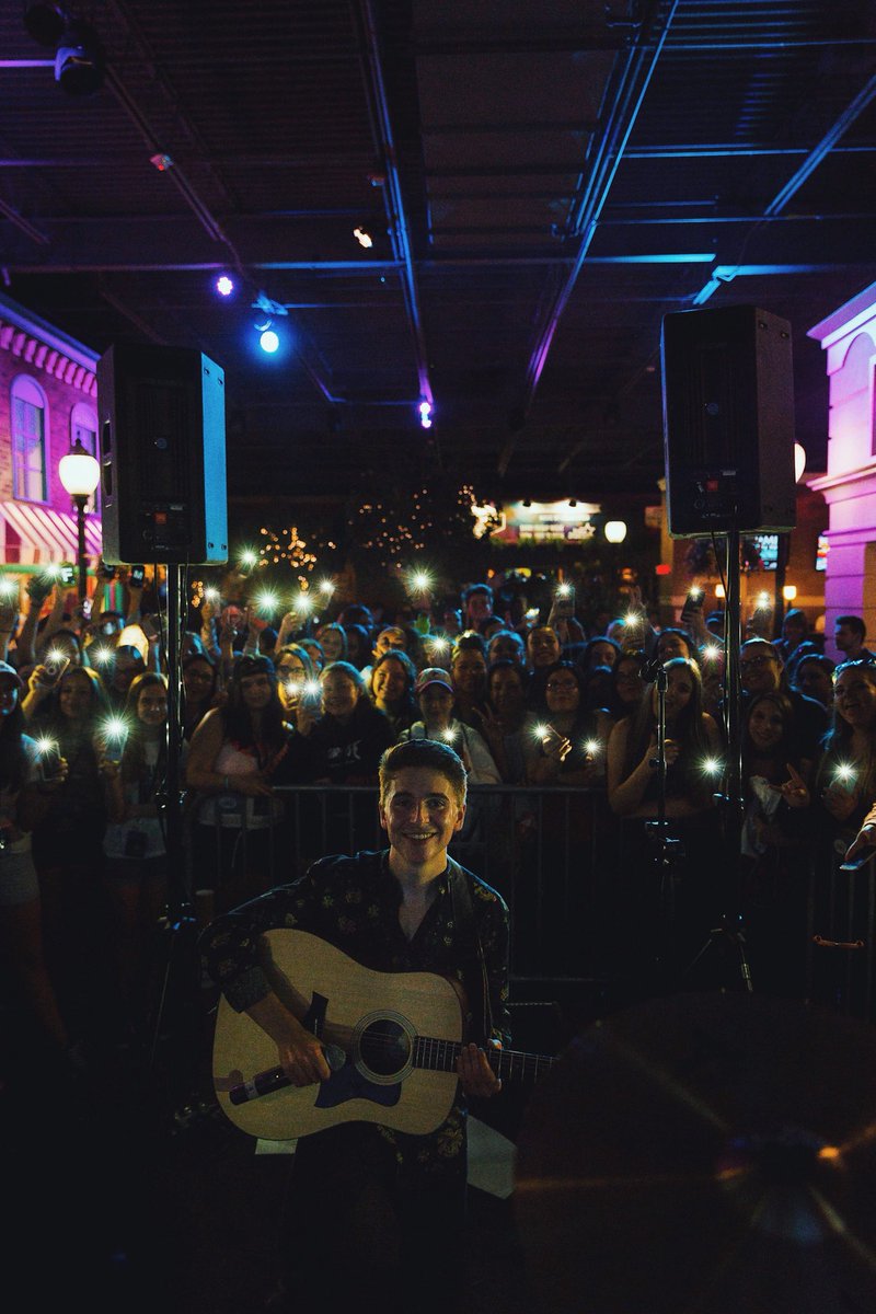 Gavin Becker tweet media