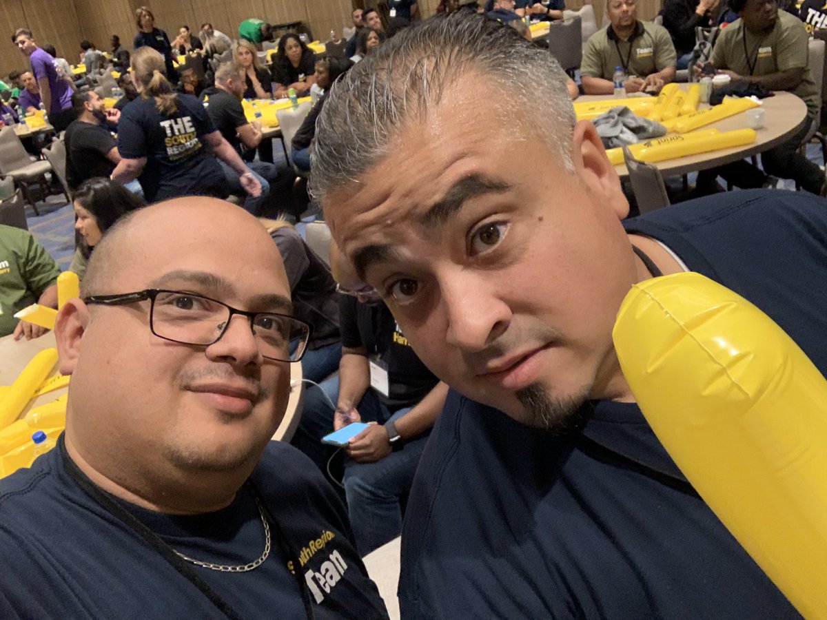 TMobileTX's tweet photo. Thank you @tracySprint for an amazing #LevelUpRoadshow here at #DFW. #SprintFam #Sprint #SprintExpress https://t.co/oJ06cnOuZe