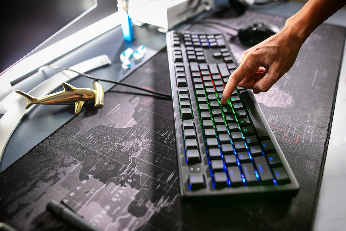 InputClub's tweet image. Our campaign for the Keystone has almost 1000 backers! Wooooooooo! kickstarter.com/projects/lekas… #tech #kickstarter #esports