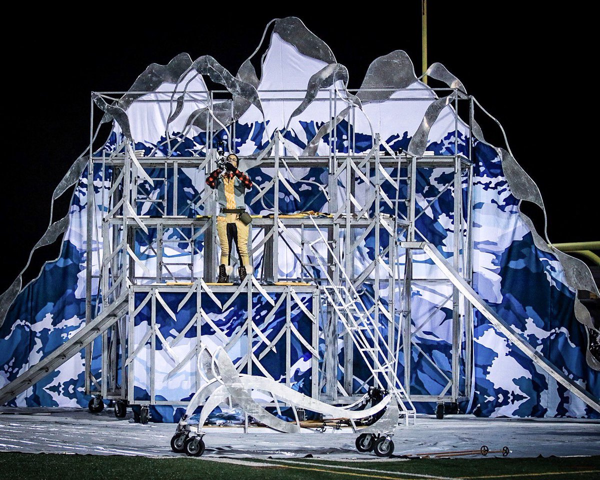 TheBlueStars's tweet photo. Thank you, Allentown for a magnificent night๐ปโทโ๏ธ
#BlueStars2019 #dci2019 #CalloftheWild https://t.co/Q5a1ajTHKI