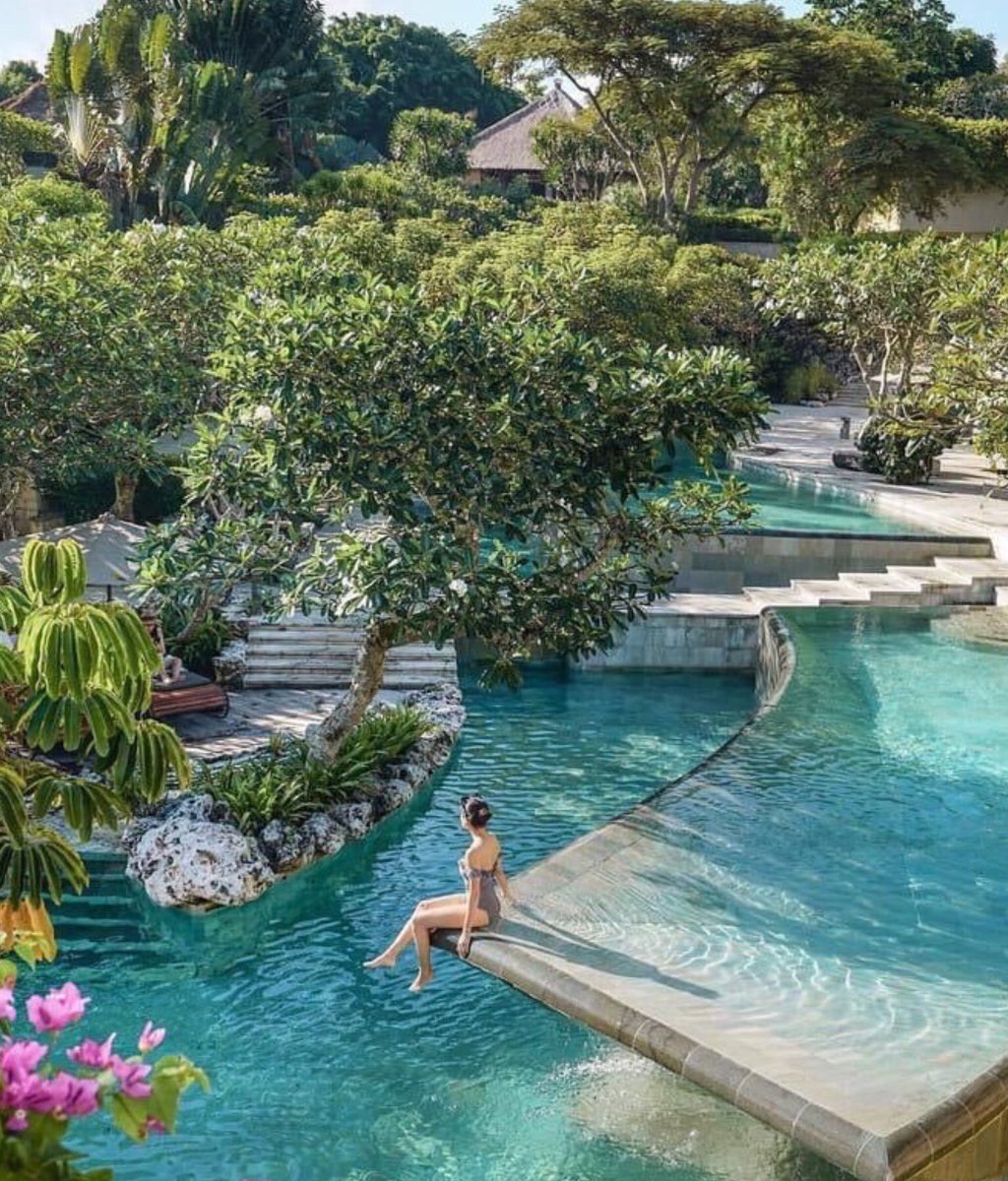 LA TERRA PROMESSA CON TUTTE LE SUE BELLEZZE CHE SONO CIRCONDATE ATORNO A TE E ALLA TUA VITA AL TUO CORPO CON LE SUE CAPACITÀ E SUE DEBOLEZZE PER ABITARE QUESTO MONDO BELLO HO BRUTTO, MA SEMPRE DA AMARE IMPARARE DA NOI STESSI LE PROMESSE DELLA VITA  CHE LO SIA SEMPRE BELLO...💚🍃