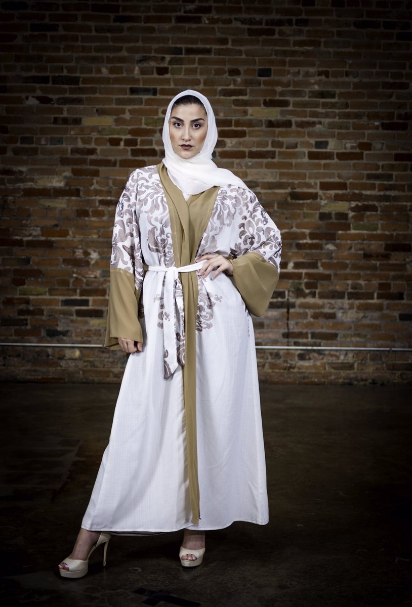CoveredBliss's tweet photo. Linen Abaya is a thing these days. It keeps you cool during this hot summer. 
Amar Bail Abaya in white with nude chiffon edges😍 https://t.co/GLjUNu9yOo