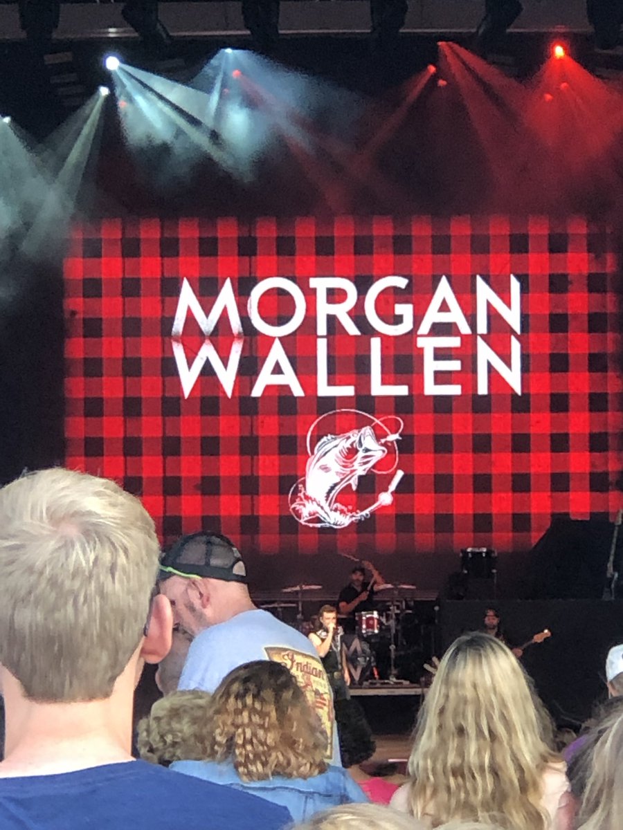 tayharness's tweet photo. heading west to anywhere out of this nowhere town... most likely following @MorganWallen @FLAGALine & @DanAndShay 😍😍😍😍 #morganwallen #FLAGALINE #DanAndShay https://t.co/ptd1Lkv6FQ