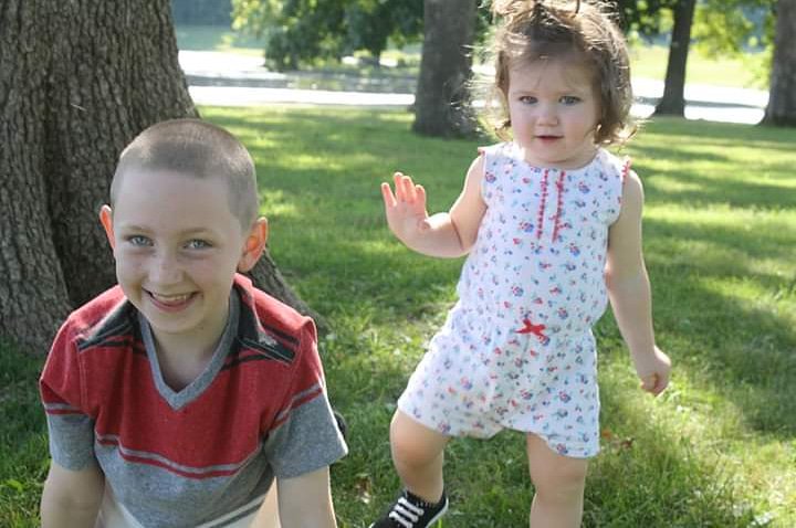 megsjo86's tweet photo. #handsome #beautiful #outdoor #park #theydowhattheywant #mybabies #myworld #blueeyes https://t.co/2A5QCKeDA1
