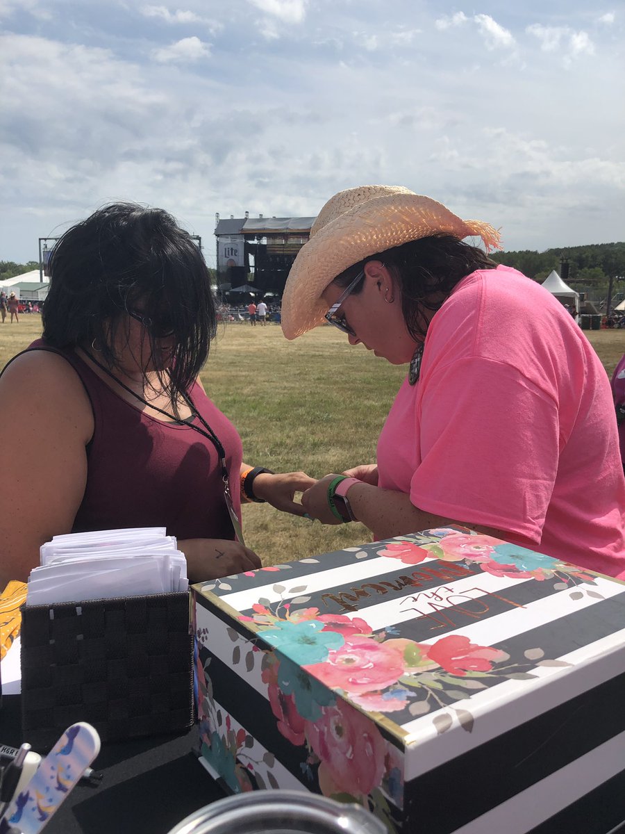 dmhathig's tweet photo. #WEFest+TickPick https://t.co/zL9spJ4FNx