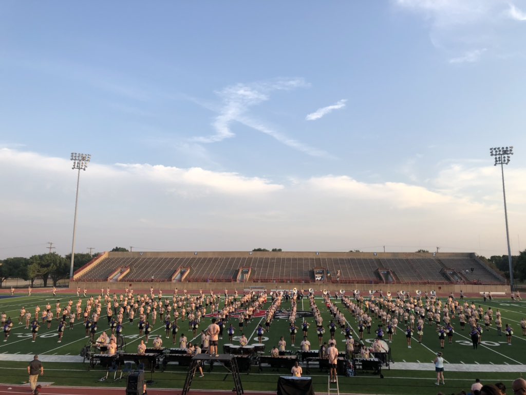 K_kile's tweet photo. High Hats, Band, and Silver Flags wking on the spirit show to support our amazing football team! Add the football and cheerleader talent and we are a small army coming to a stadium near you! @dvillehighhats @DvilleBand @FlagsSilver @Duncanville_HS @Duncanville_Fb https://t.co/ITM1tBtXX2