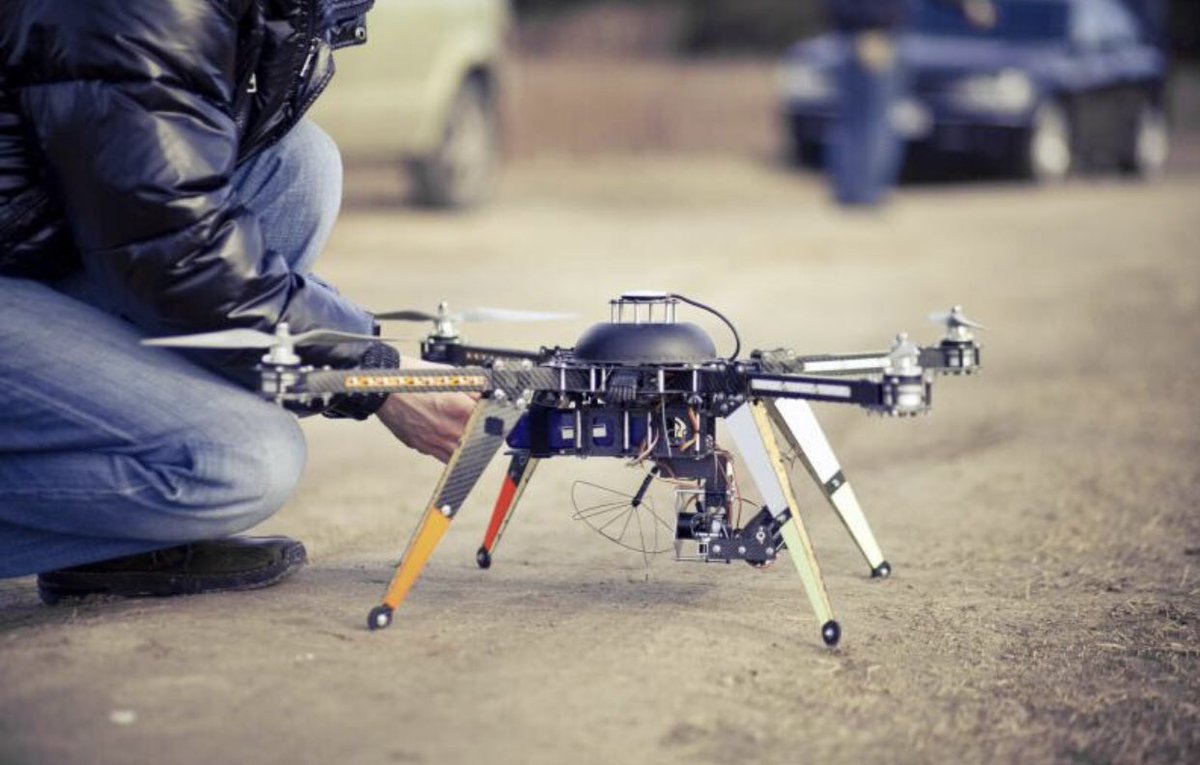 MaxdroneV's tweet photo. Sabias que ? Según las cifras reveladas por el Pentágono de Estados Unidos, el equipo militar ya tiene una flota de unos 7.500 drones y se espera que el número siga creciendo, así como la sofisticación de los aparatos. https://t.co/oTQJasWv3L