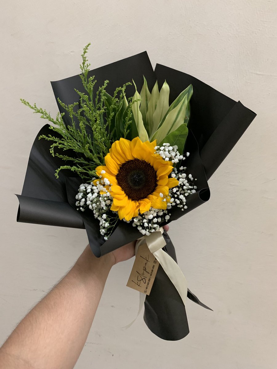 _ulieey's tweet photo. masih mencari flower bouquet untuk convo? let me know! haruslah murah murah je ๐
#unitenconvo #bouquetmurah https://t.co/iRNpkovlki