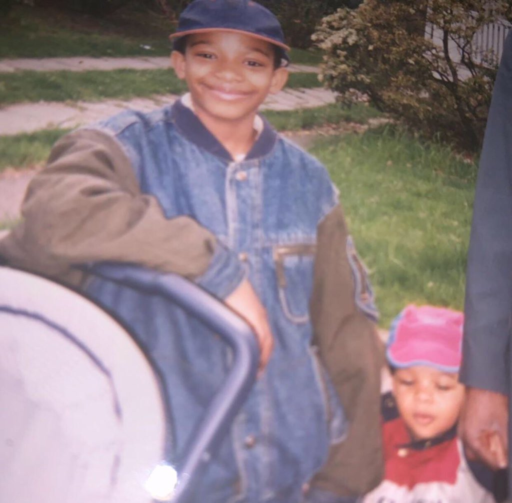 Etika when he was a child. Recognizable even as a kid...