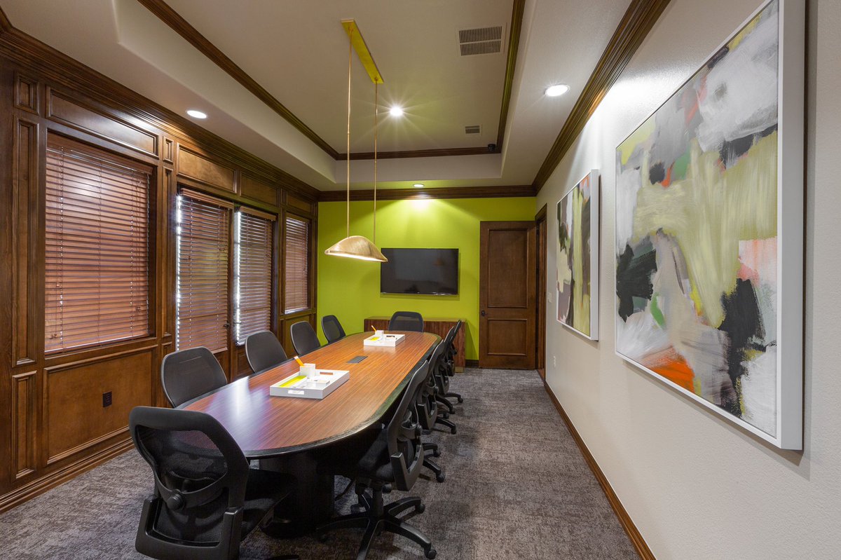 paxtonplace's tweet photo. Conference Call... #conferenceroom #remodel #commercial #interiordesign #commercialinteriors #realestateagent #contemporary #contemporaryart #transitionaldesign #tsgfortworth #dfw #instadfw #dallas #colleyville #colleyvilletx 
@paxtonplace @garyloganphoto 📷 https://t.co/WcxtzDHPrf