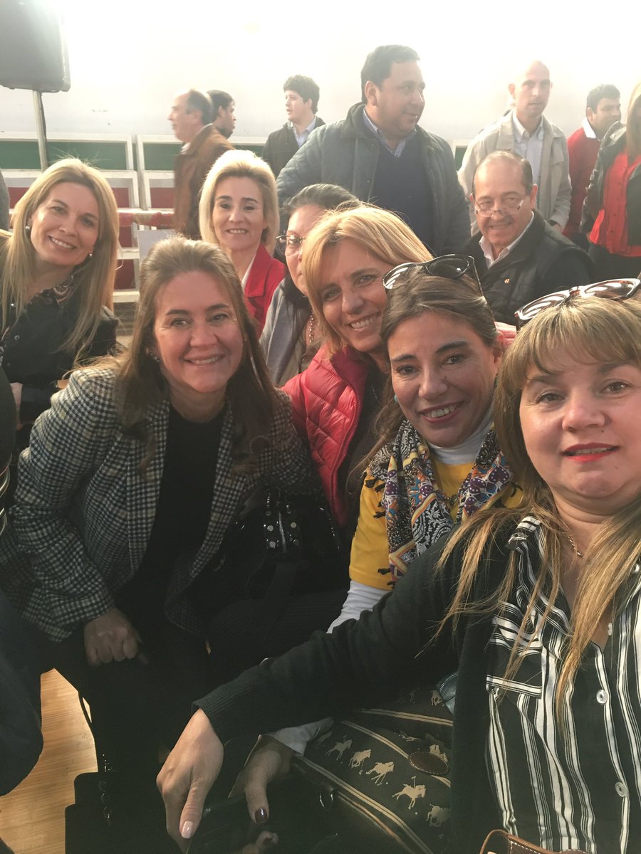Carlota_PRO's tweet photo. #DefensorasDelCambio 💪
Acompañando a @mauriciomacri https://t.co/94NiSP2Eno