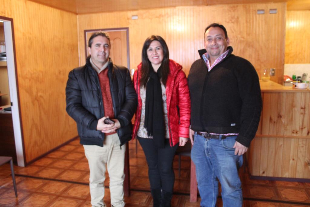 jennyalvarezv's tweet photo. Reunión con funcionarios de As. Nac.Trabajadores del #Sename, #AFUSE Me plantearon sus inquietudes frente a separación del servicio, medidas que pueden traer perjuicios contra trabajadores, poniendo en duda continuidad. Iniciaremos acciones para fortalecer la comunicación. https://t.co/km3qsk979k