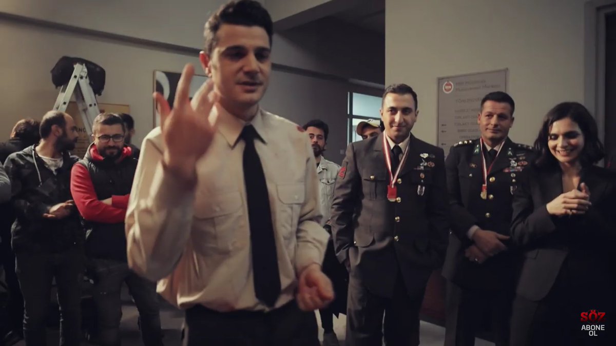 Burak'ın ellerini silmek için didinmesi ile Meriç'in sürekli elleri ile oynaması beni bitirdi. Çocuklarım siz Eylem ve Fethi olarak yeterince güçlü durdunuz burada bari eziyet etmeyin kendinize 😭 
Söz sayenizde ortaya çıksada bize bunu yaptığınız için abv Tims&amp;B 

#söz #eyfet