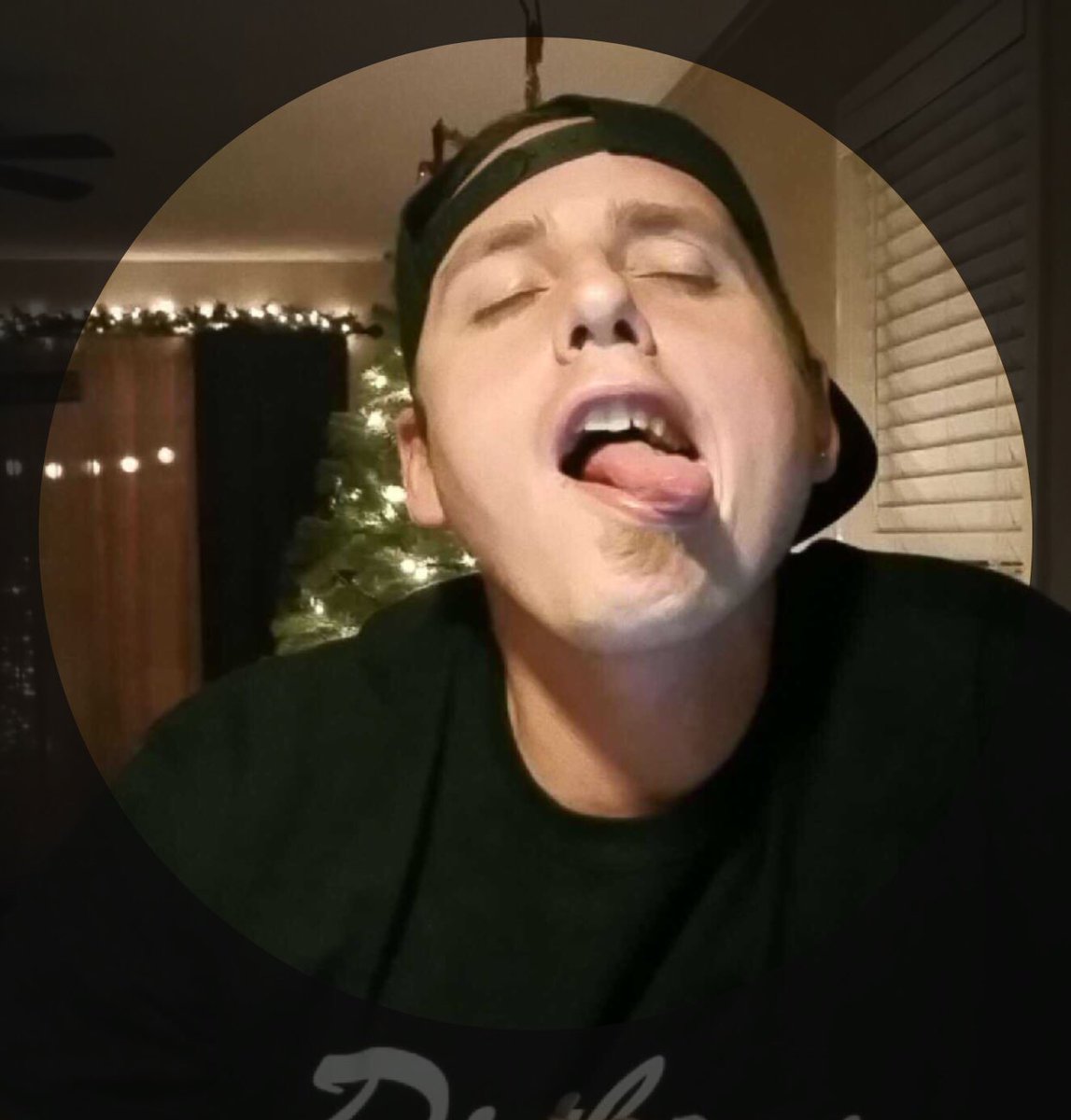 littleleah78's tweet photo. Countdown to Fireball o’clock with this ugly bastard has begun. #MerleSwaggard #OGsofPeriscope #SkypeParty #FreeMerle #Reverse69 https://t.co/elRluWy4QT