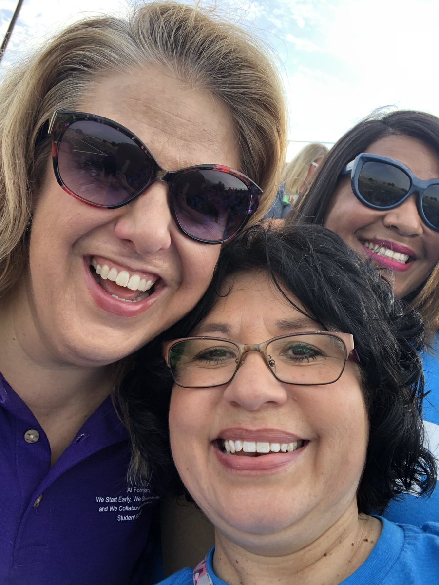 MyPrettiesLPC's tweet photo. #PlanoISDProud
Make new friend...but keep the old....one is SILVER and one is GOLD @Forman_Leads @AldridgeOcelots @Plano_Schools https://t.co/WIPIOMWIvY