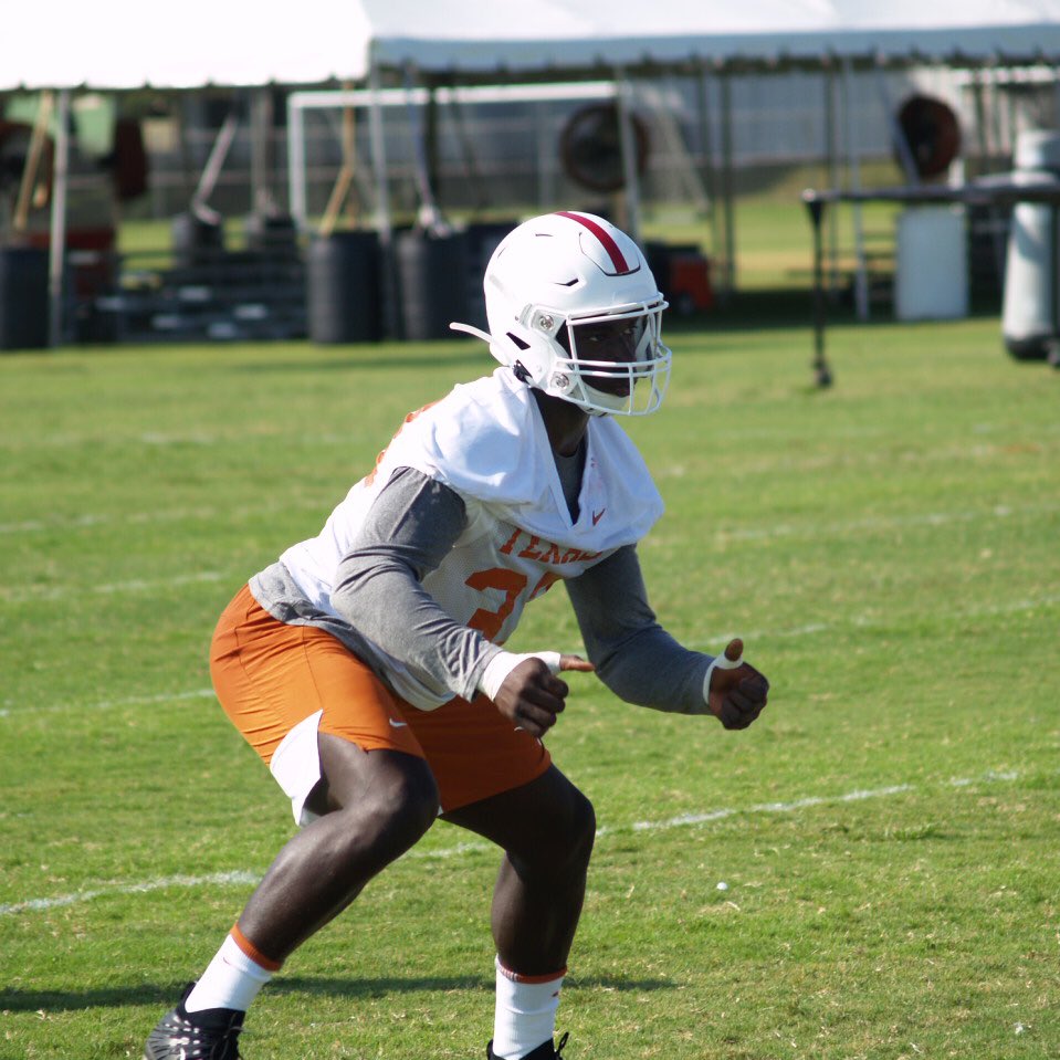 EBAFr3tWwAAX7Qu?format=jpg&name=medium